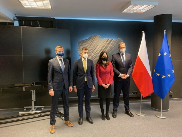 JAV inicijuotame tarptautiniame susitikime aptarti paramos Ukrainai būdai