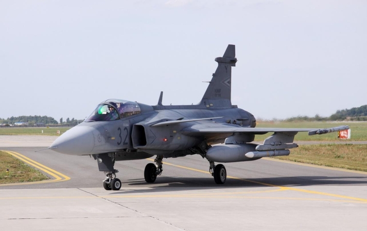 NATO naikintuvai vieną kartą kilo lydėti Rusijos orlaivį
