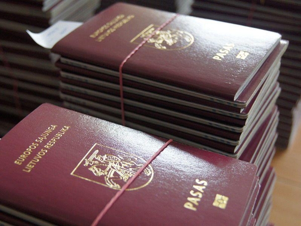 Ginčas dėl nelietuviškų pavardžių rašybos persikėlė į Seimą