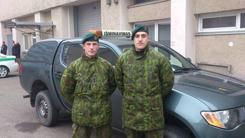 Du kariai padėjo išgelbėti Neryje skęstančius žmones