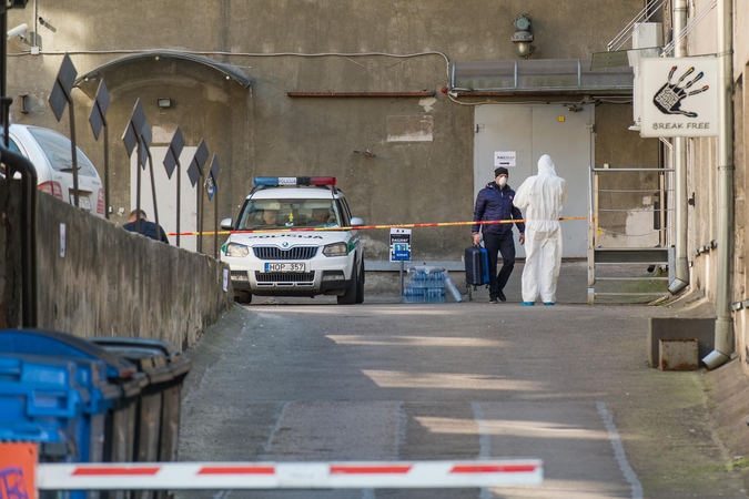 Šimtai žmonių iš viešbučių paleidžiami karantinuotis į namus