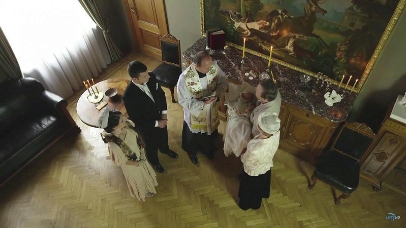 Jubiliejaus proga – V. Adamkaus krikštynų scena seriale