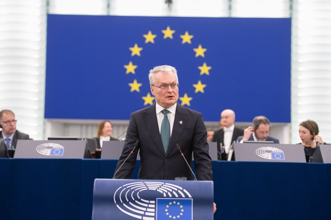 G. Nausėda kreipėsi į Europos Parlamentą: turime stiprinti sankcijas Rusijai