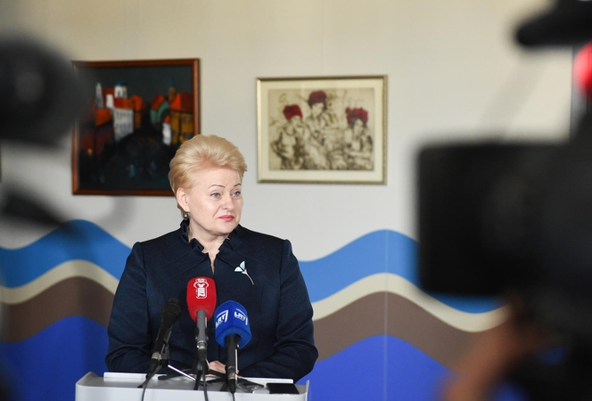 D. Grybauskaitė perspėja dėl augančio biudžeto deficito