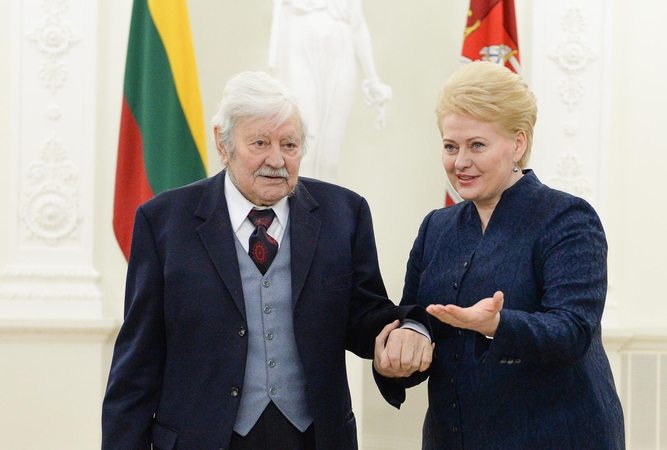 Šalies vadovai sveikina jubiliejų švenčiantį aktorių D. Banionį