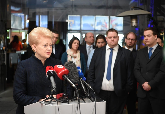 Prezidentė: Seimas tampa „rietenų seimeliu“