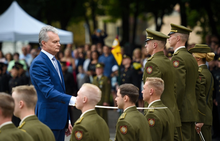 Pusšimčiui Karo akademijos absolventų suteiktas leitenanto laipsnis