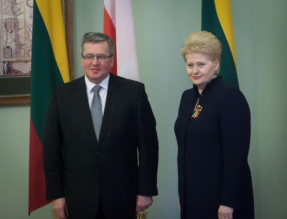 Lenkijos prezidentas telefonu pasveikino D.Grybauskaitę laimėjus rinkimus