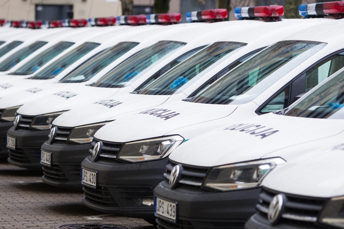 Rado kompromisą: policija pagaliau galės pirkti automobilius