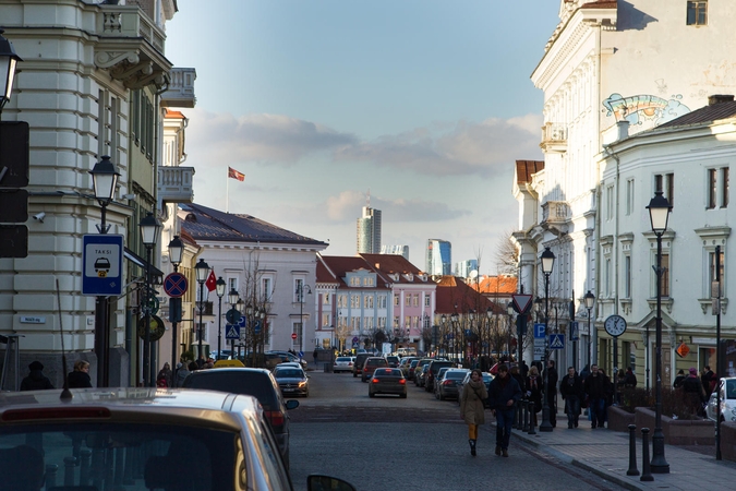Pavasariškas penktadienis sostinėje: debesuota su pragiedruliais, lietaus nenumatoma