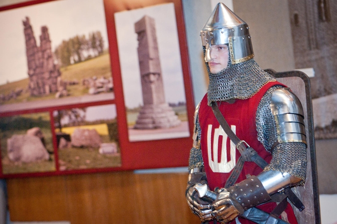 1410 m. Lietuvos ir Lenkijos kariuomenės sutriuškino Kryžiuočių ordiną prie Griunvaldo — įvyko Žalgirio mūšis