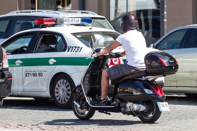 Per eismo įvykį sostinėje nukentėjo 16-metis motorolerio vairuotojas
