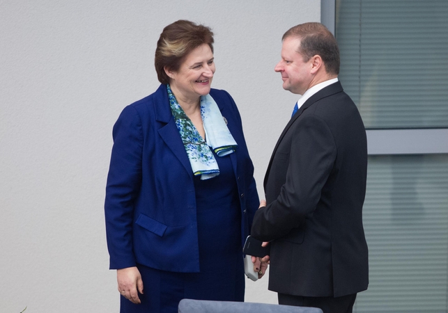 Ministerija atsiprašė dėl aštrių S. Skvernelio pastabų apie Seimo pirmininkę