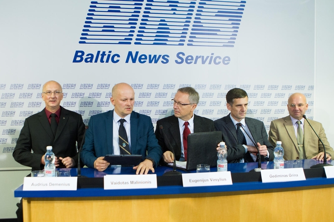 Pulkininkų asociacija ragina pratęsti privalomąją karo tarnybą