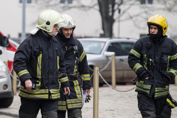Vilnietis apsinuodijo metęs į tvorą butelį tetraetilšvino