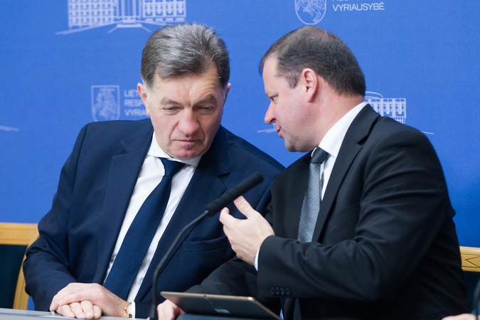 Derybos dėl būsimos valdžios vyksta, bet partijos slapukauja