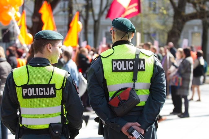 Pareigūnai vyrai nuo šiol turės tikrintis ir lytinę sveikatą 