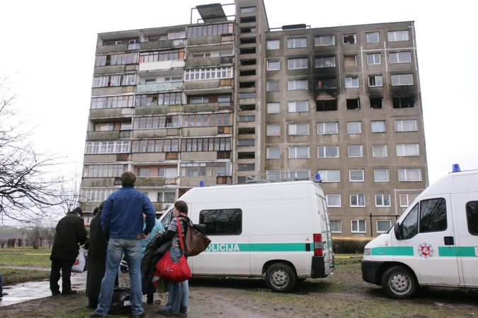 Tragišką gaisrą Žirmūnuose sukėlusiam vyrui – 15 metų kalėjimo