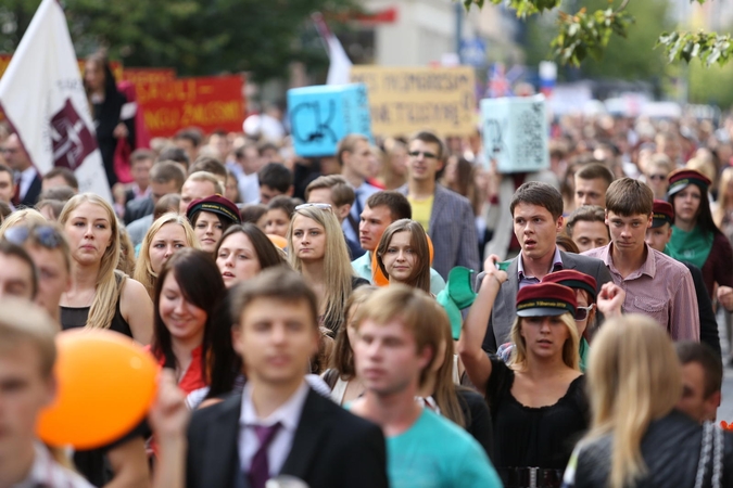 Studijuoti aukštosiose mokyklose pakviesta per 20 tūkst. jaunuolių