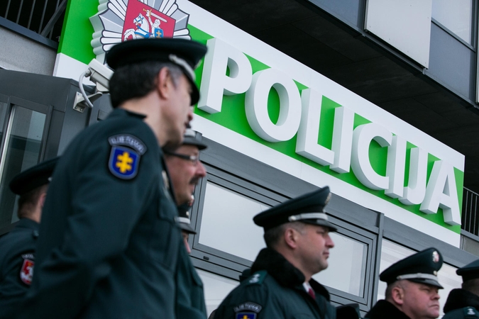 Valstybines pensijas buvusiems pareigūnams siūloma mokėti iš „Sodros“