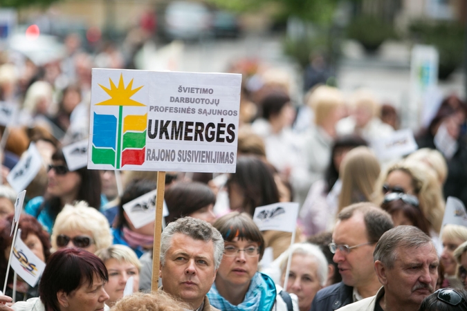 Siūloma griežtinti reikalavimus profsąjungoms, siekiančioms kolektyvinių sutarčių