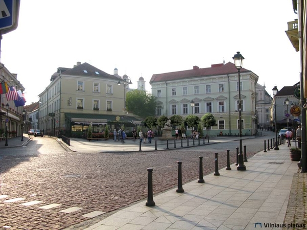 Apsisprendė: paminklas J. Basanavičiui stovės prie filharmonijos