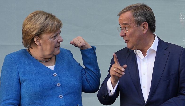 A. Merkel paragino vokiečius balsuoti už A. Laschetą ir Vokietijos ateitį