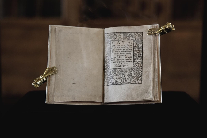 VU bibliotekoje bus eksponuojamas M. Mažvydo „Katekizmas“