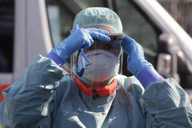 Vilniaus savivaldybė medikams nupirko 20 tūkst. respiratorių