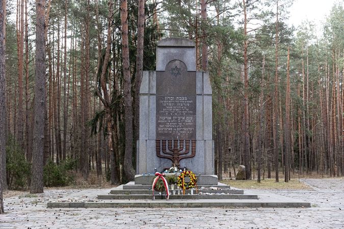 Lietuvos žydai smerkia išpuolį prieš memorialą Holokausto aukoms