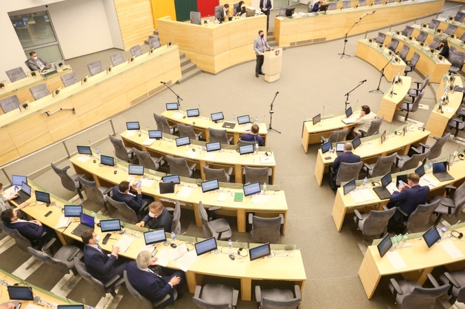 Neeilinės sesijos klausimas toliau kėlė aistras Seimo valdyboje