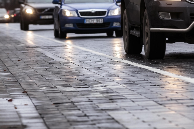 Kėdainių, Tauragės ir Skuodo rajonų keliuose susiformavo plikledis