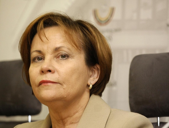 R. Juknevičienė siūlo pradėti jaunuolių šaukimą tuoj po mokyklos