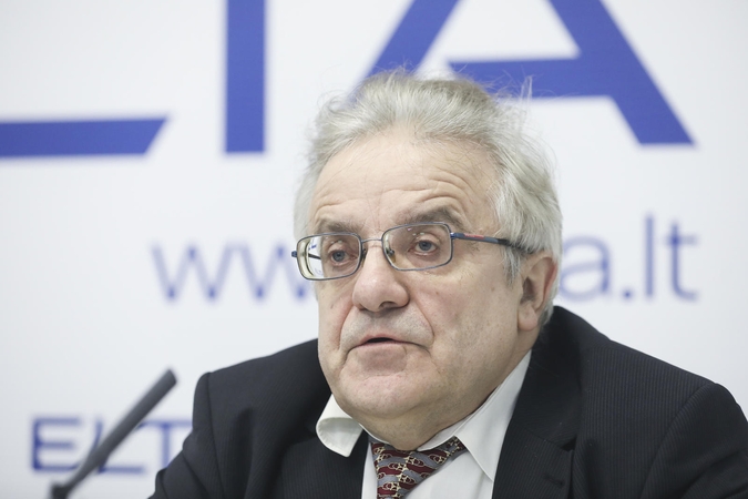 ES su Sovietų sąjunga lyginęs V. Radžvilas dalyvaus EP rinkimuose