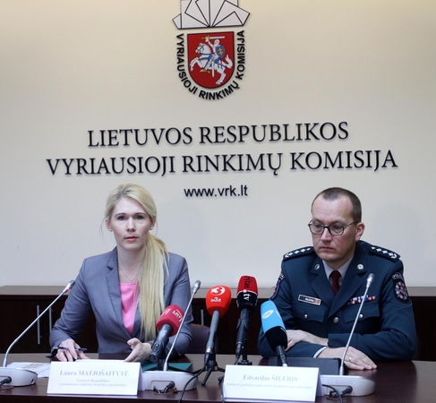 VRK pirmininkė Laura Matjošaitytė ir policijos generalinio komisaro pavaduotojas Edvardas Šileris