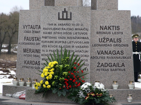 Minaičiuose paminės 1949-ųjų Nepriklausomybės deklaracijos metines