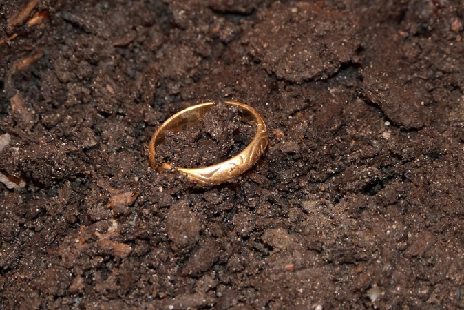Valdovų rūmuose archeologai aptiko Vytauto Didžiojo epochą menančių radinių