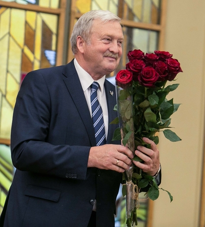 B. Ropė tapo specialiojo EP Kovos su vėžiu komiteto nariu