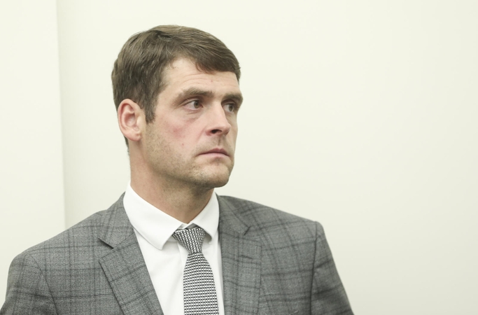 Renka parašus: reikalauja atleisti R. Žemaitaitį iš Seimo vicepirmininkų