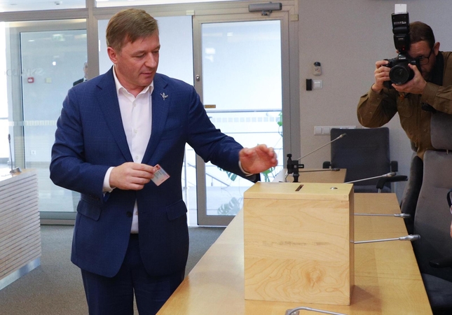 R. Karbauskis: maksimaliu balsų skaičiumi atmesime pirmalaikių rinkimų siūlymą