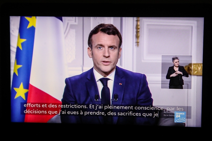 Per Naujųjų metų kalbą E. Macronas teisinosi dėl vakcinavimo delsimo