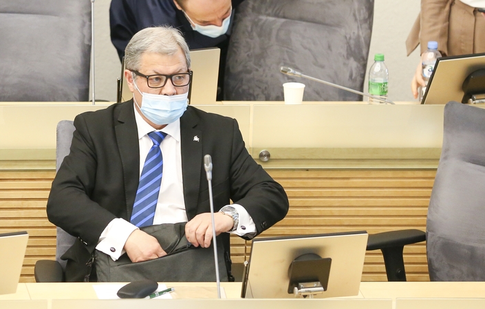 Seimas atleido Genocido centro direktorių A. Jakubauską