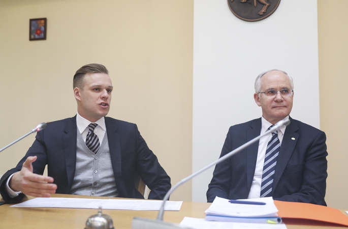 Priekaištauja švietimo ministrui: dangstomos realios problemos