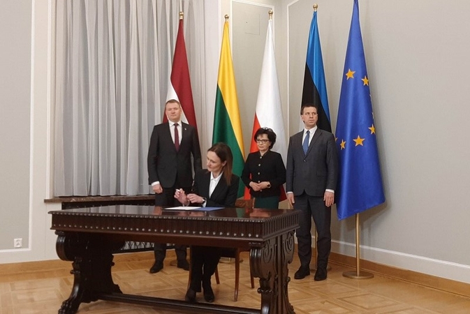 Seimo vadovė Varšuvoje: mes tampame budinčia atmintimi Vakarų visuomenėms