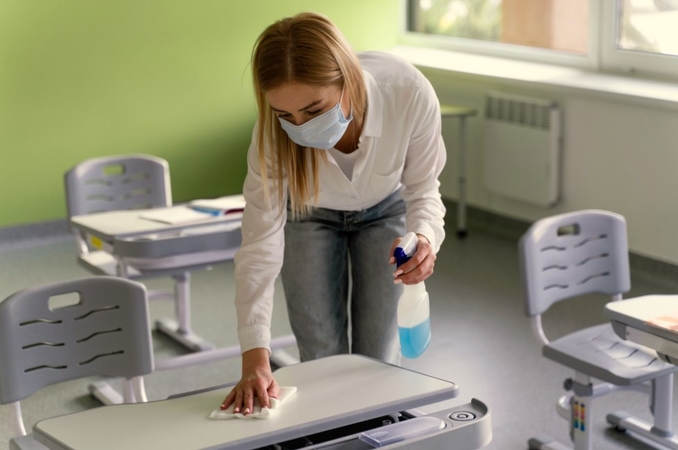 Profsąjungos: apmokestinus COVID-19 testus, dalis mokytojų svarsto išeiti iš darbo