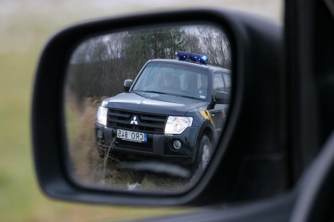 Darbo neteko kontrabandininkams talkinęs pasienietis