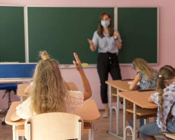 Ministrė: numatyta steigti papildomus 285 mokytojų padėjėjų etatus