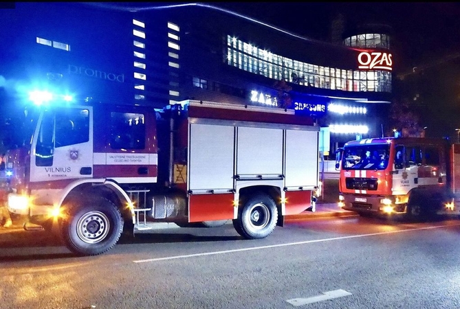 Per gaisrą „Ozo“ prekybos centre buvo evakuota apie 800 žmonių