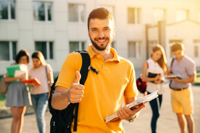 Abiturientai laiko chemijos valstybinį brandos egzaminą