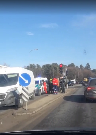 Sankryžoje po ratais atsidūrė pėsčioji: patyrė rankos ir kojos lūžius